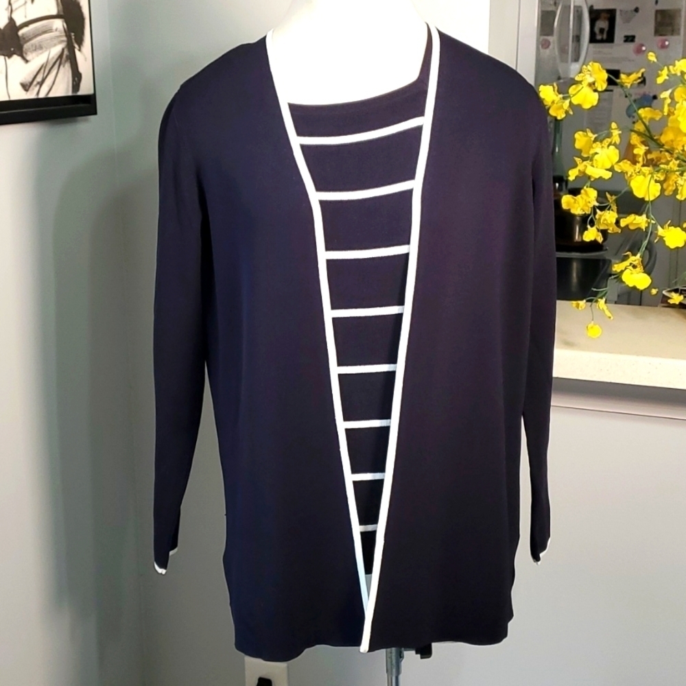 DIALOGUE. Sweater set. Excellent condition size small. Striped top/cardigan